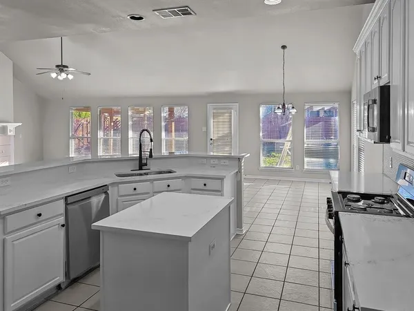 $2,800 | 8001 Twin Oaks Drive, McKinney, TX 75070