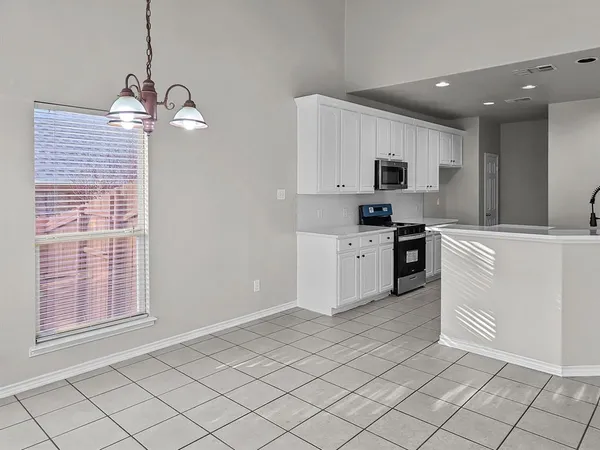 $2,800 | 8001 Twin Oaks Drive, McKinney, TX 75070
