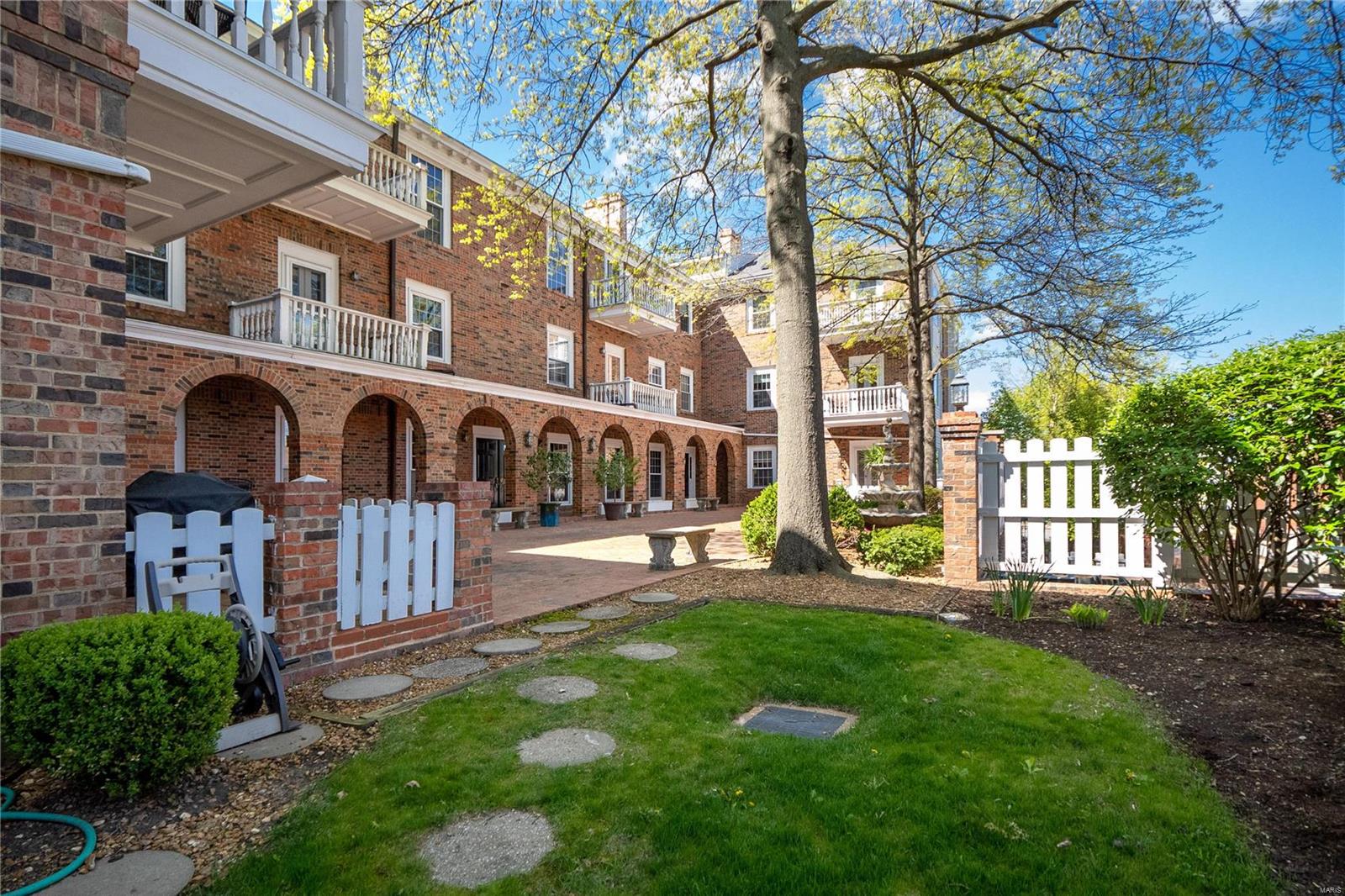 10 Jefferson Road, Unit 1B Webster Groves, MO 63119 - Photo 24 of 26 Gallery Image 24