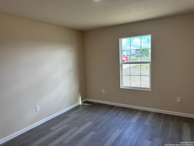 $249,000 | 450 County Road 679, Natalia, TX 78059