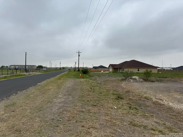 $249,000 | 450 County Road 679, Natalia, TX 78059