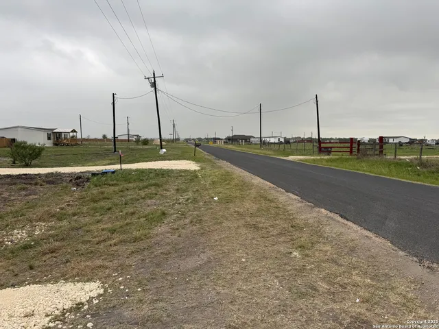 $249,000 | 450 County Road 679, Natalia, TX 78059