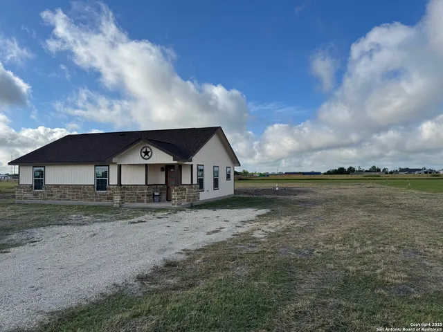$249,000 | 450 County Road 679, Natalia, TX 78059