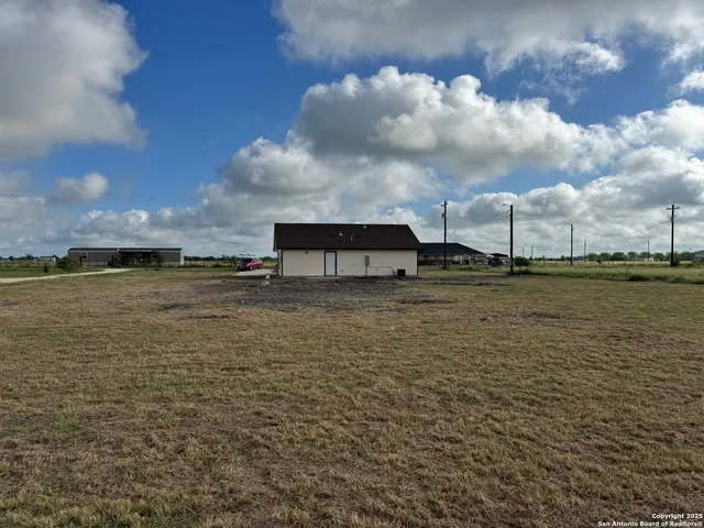 $249,000 | 450 County Road 679, Natalia, TX 78059