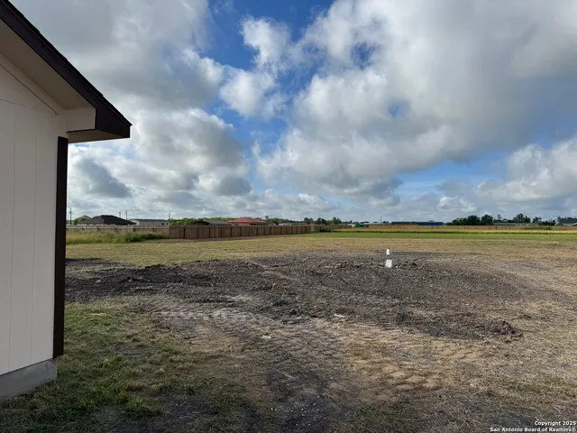 $249,000 | 450 County Road 679, Natalia, TX 78059