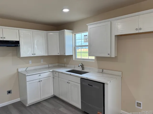 $249,000 | 450 County Road 679, Natalia, TX 78059