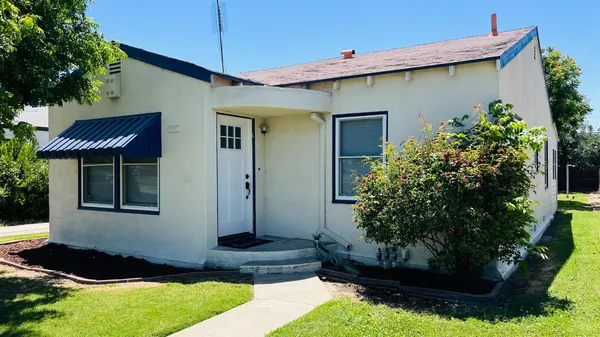 $259,000 | 523 West Ivy Street, Hanford, CA 93230