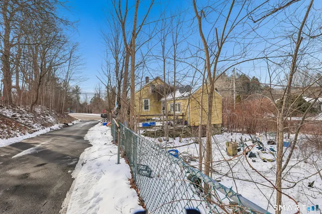 $100,000 | 5 Town House Road, Lisbon, CT 06351