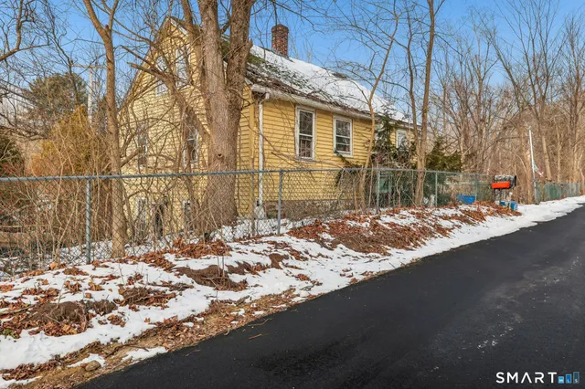 $100,000 | 5 Town House Road, Lisbon, CT 06351