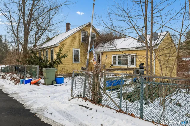 $100,000 | 5 Town House Road, Lisbon, CT 06351