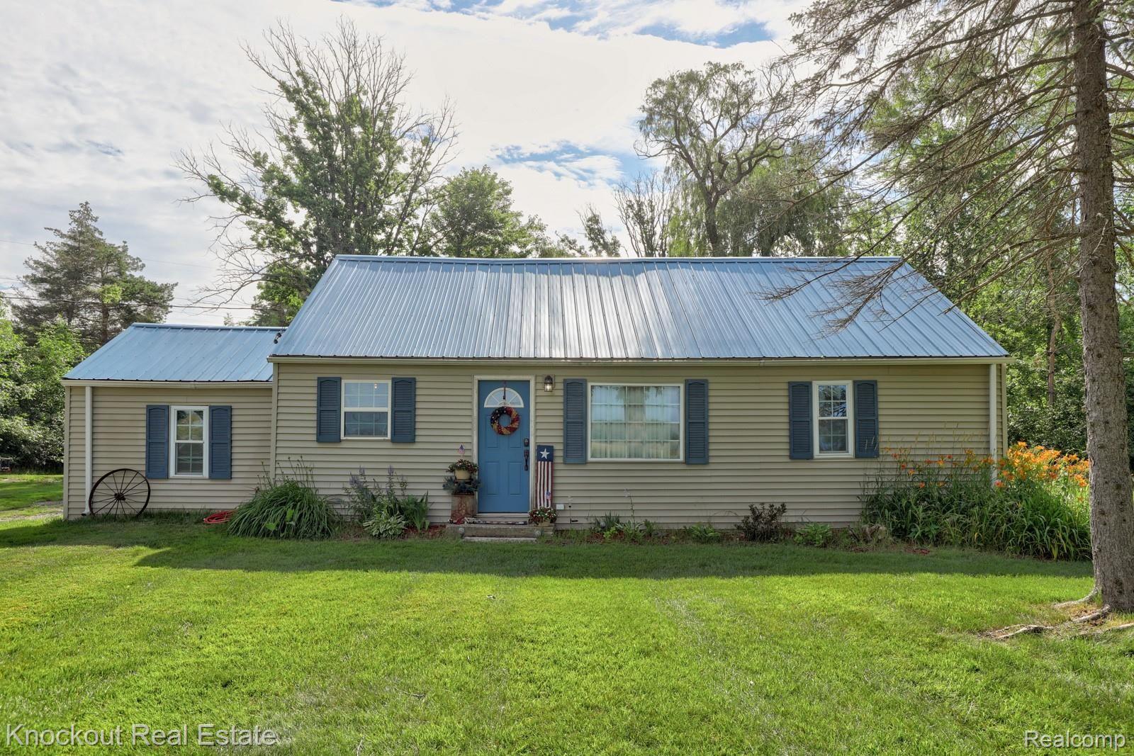 10061 Maple Road Birch Run, MI 48415 - Photo 1 of 32 10061 Maple Rd Birch Run-1.jpg