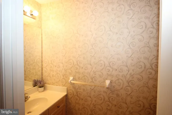 $2,595 | 1004 Julian Drive West, Unit W, Warminster, PA 18974