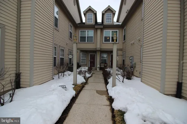 $2,595 | 1004 Julian Drive West, Unit W, Warminster, PA 18974