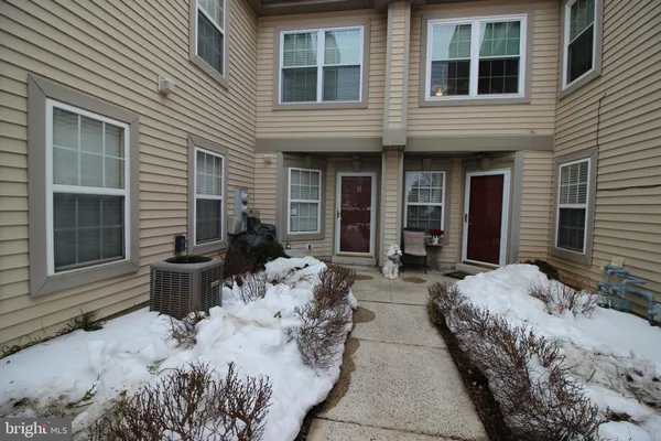 $2,595 | 1004 Julian Drive West, Unit W, Warminster, PA 18974