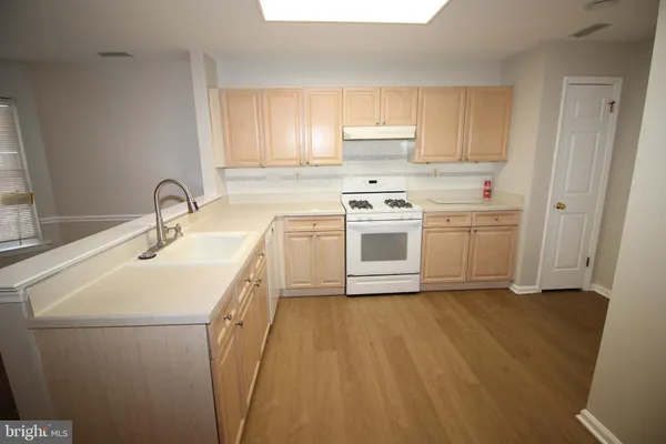 $2,595 | 1004 Julian Drive West, Unit W, Warminster, PA 18974