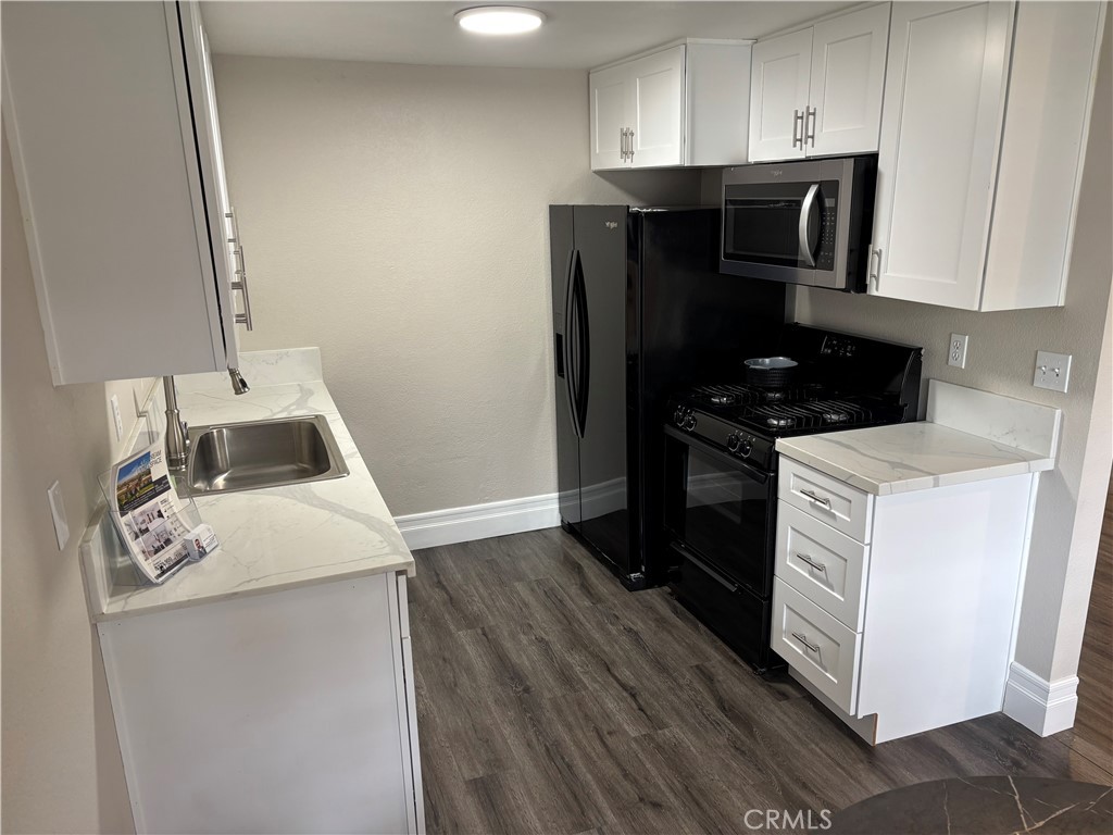 1000 Central Avenue, Unit 19 Riverside, CA 92507 - Photo 2 of 14 Kitchen