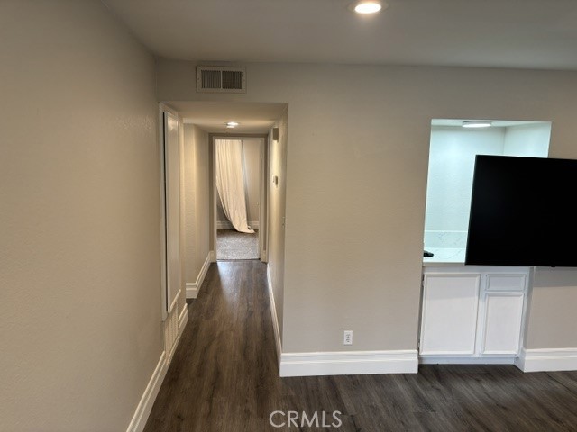 1000 Central Avenue, Unit 19 Riverside, CA 92507 - Photo 5 of 14 Hallway