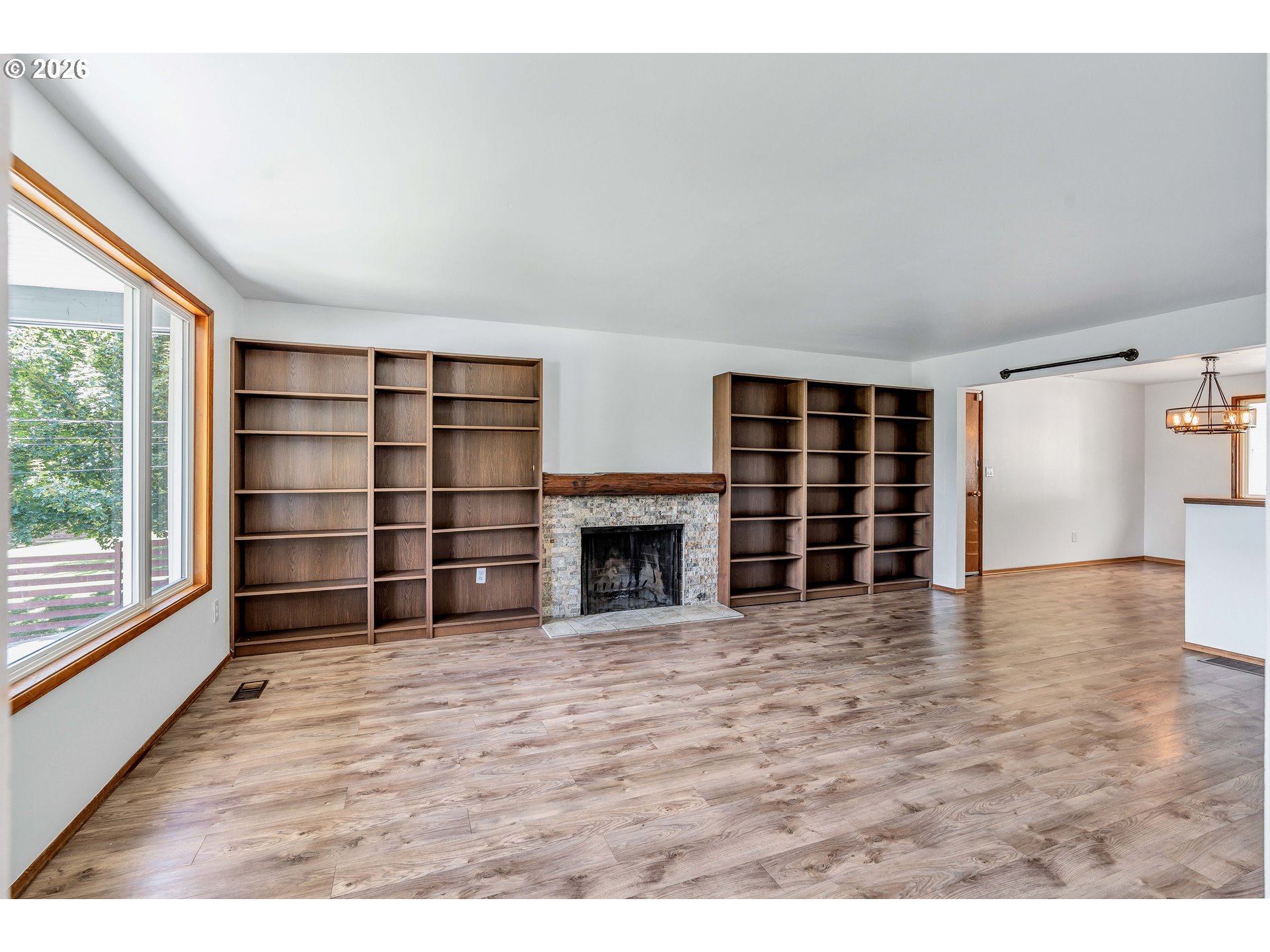 8025 Southwest Schiller Road Portland, OR 97225 - Photo 6 of 48