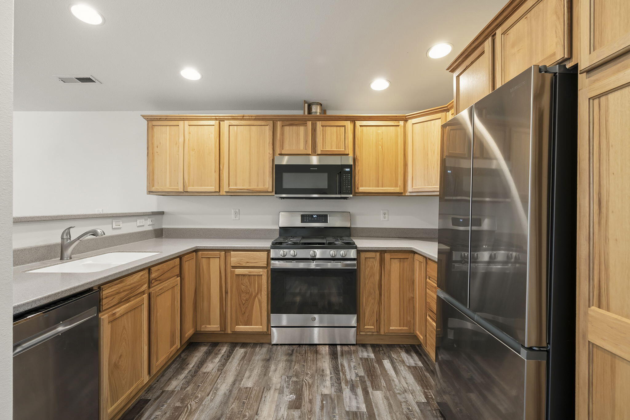 438 Northwest 19th Street, Unit 60 Redmond, OR 97756 - Photo 16 of 32