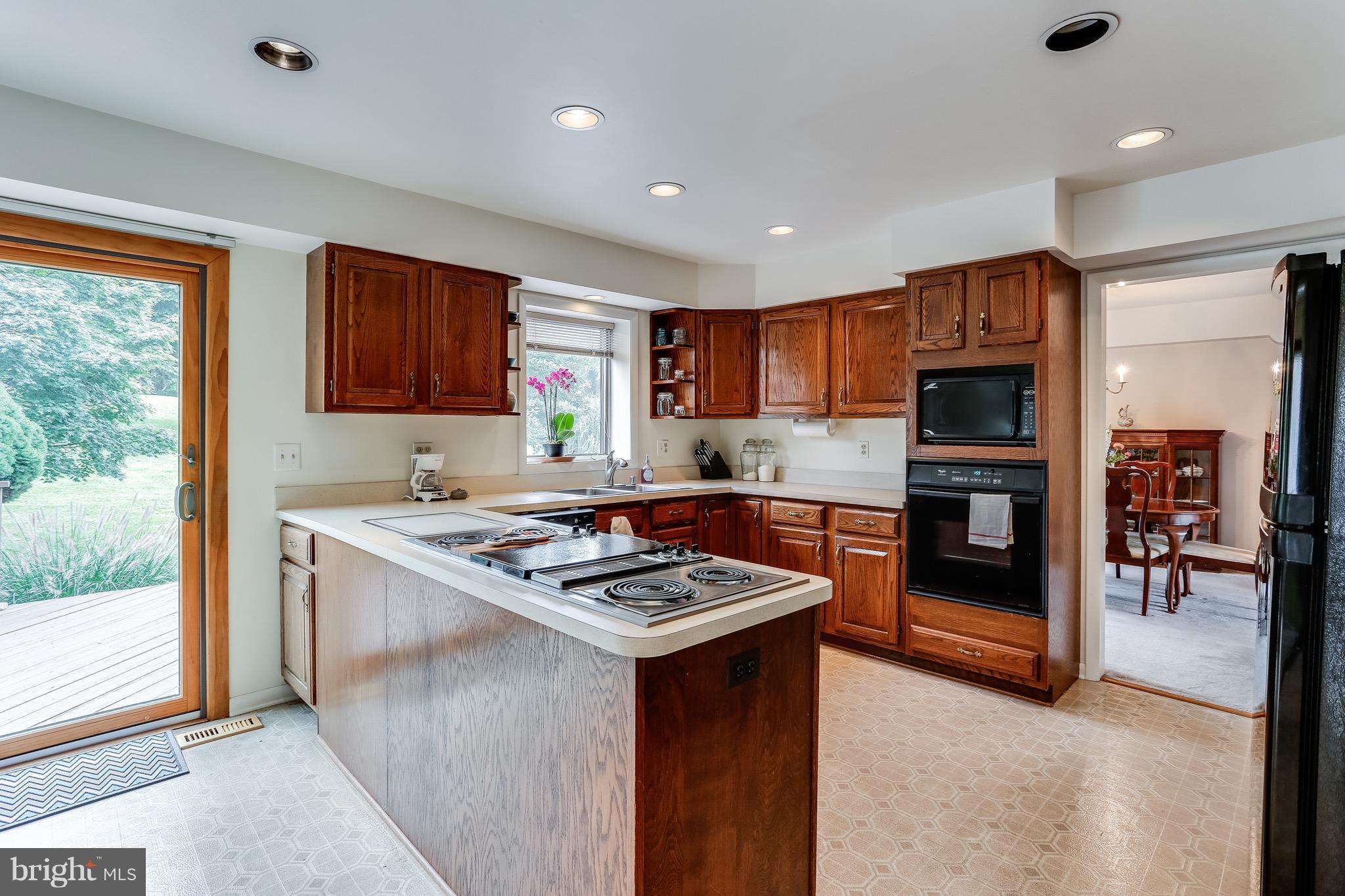 333 Everett Road Monkton, MD 21111 - Photo 7 of 27 Kitchen