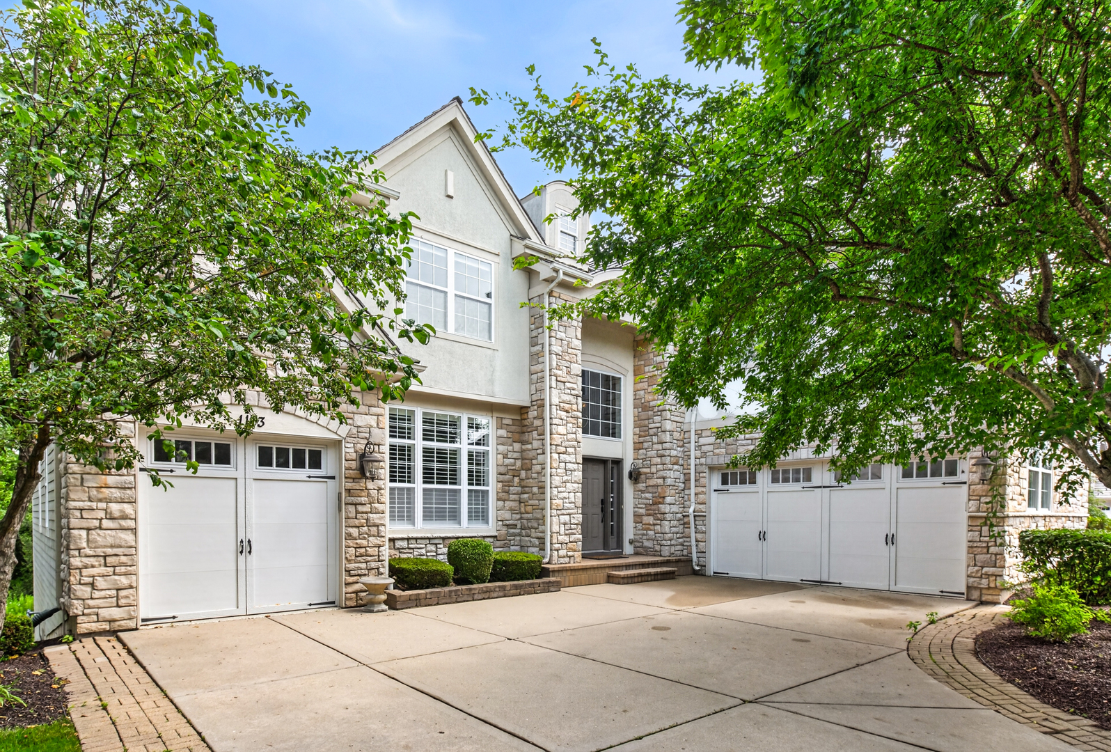 1113 Ashley Lane Inverness, IL 60010 - Photo 1 of 64