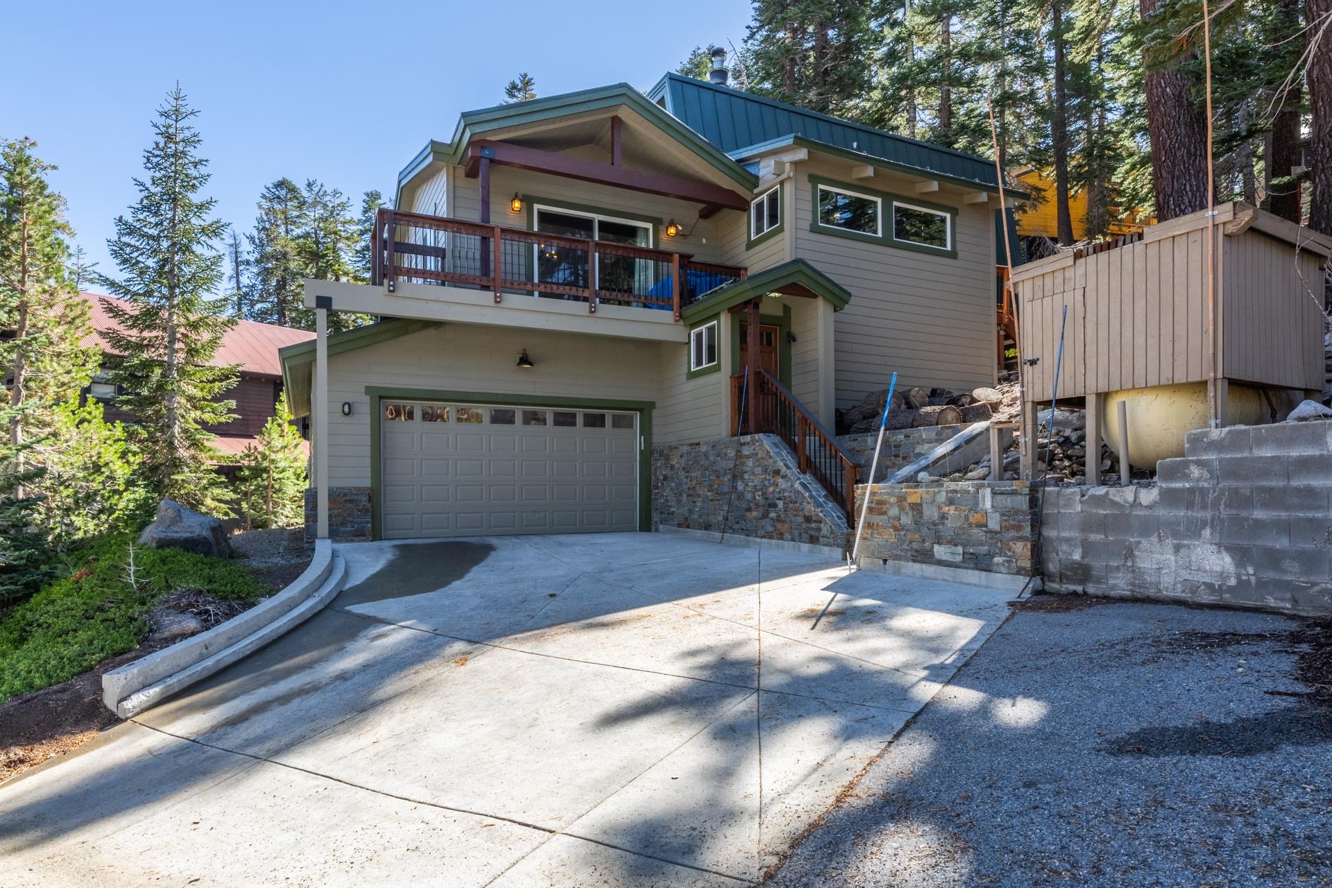 349 Davison Road, Unit 42 Mammoth Lakes, CA 93546 - Photo 36 of 43 a front view of a house with a yard