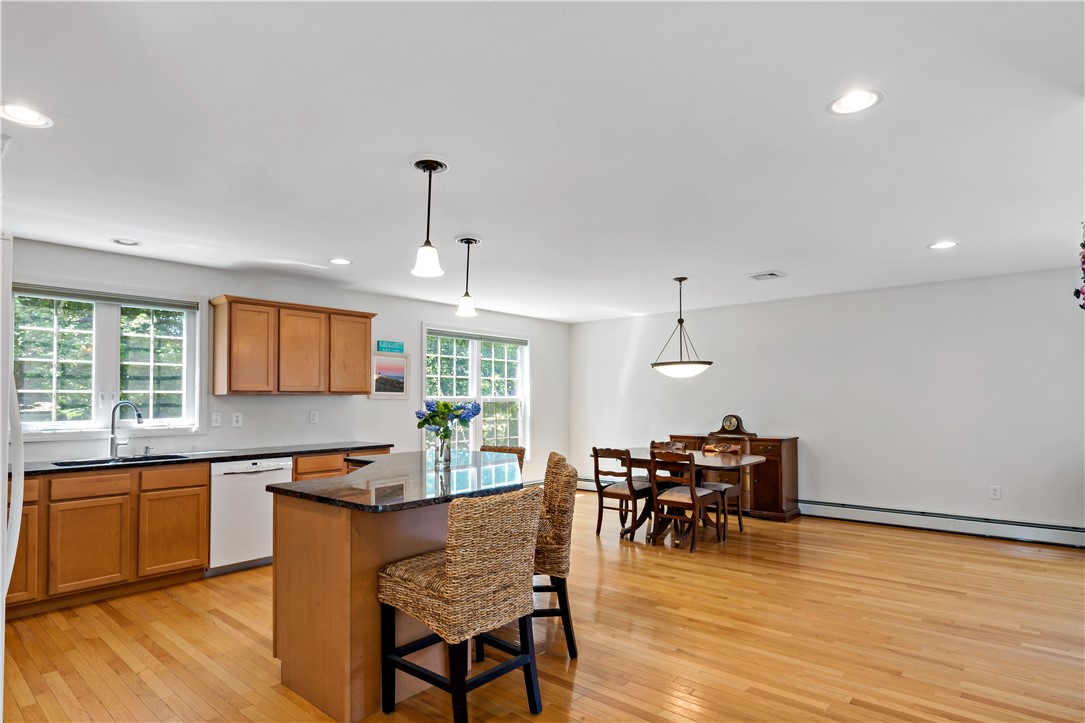 120 Montauk Road Narragansett, RI 02882 - Photo 11 of 32 Gallery Image 11