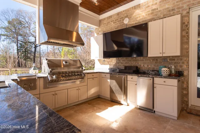 $2,000,000 | 254 Royal Bluff Road, Jacksonville, NC 28540