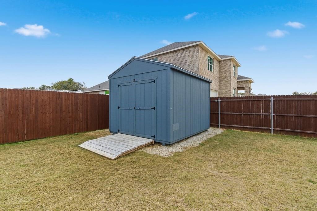 437 Falcon Way Azle, TX 76020 - Photo 35 of 40