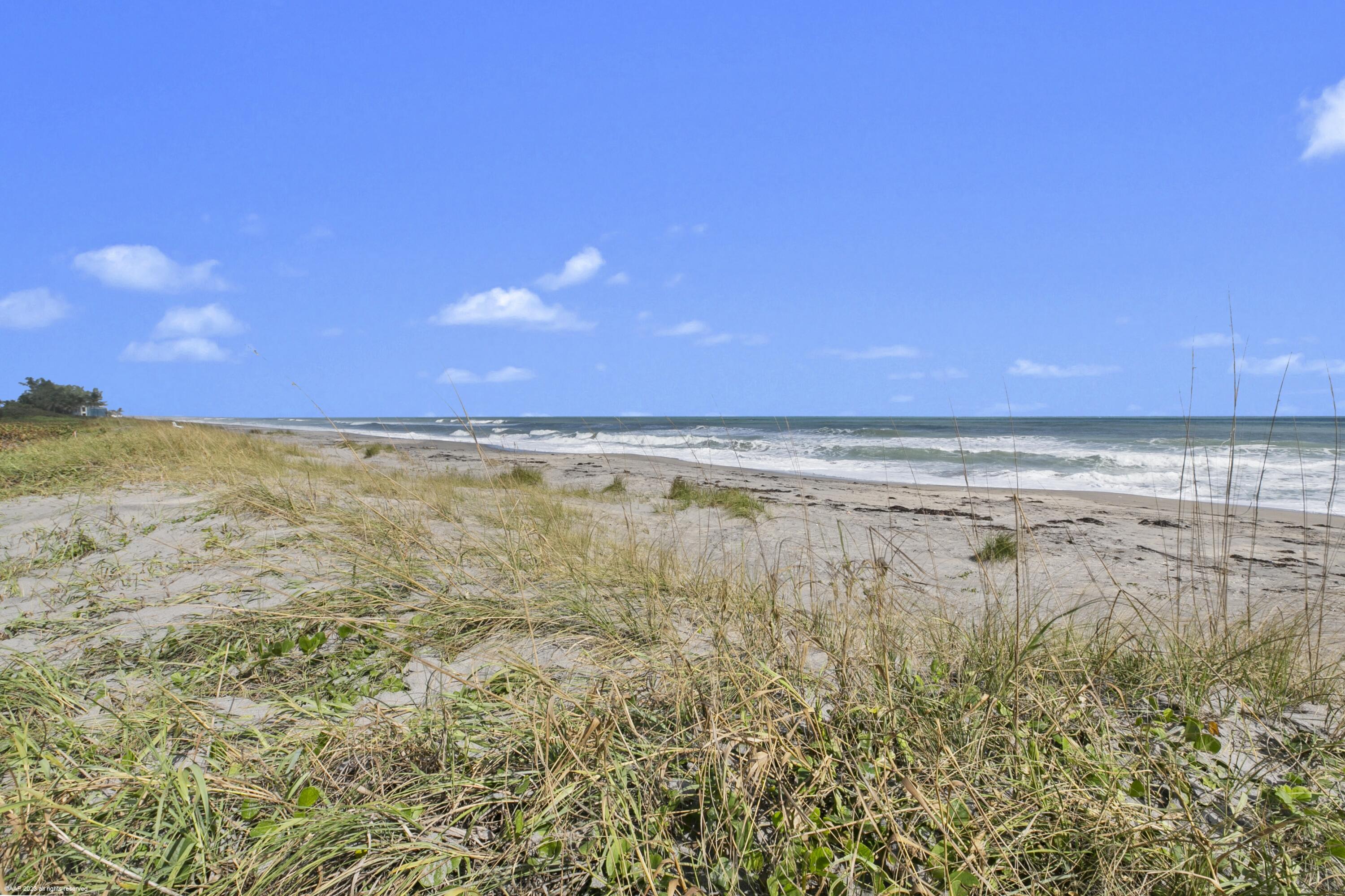 107 North Beach Road Jupiter Island, FL 33455 - Photo 43 of 55 a view of an ocean view