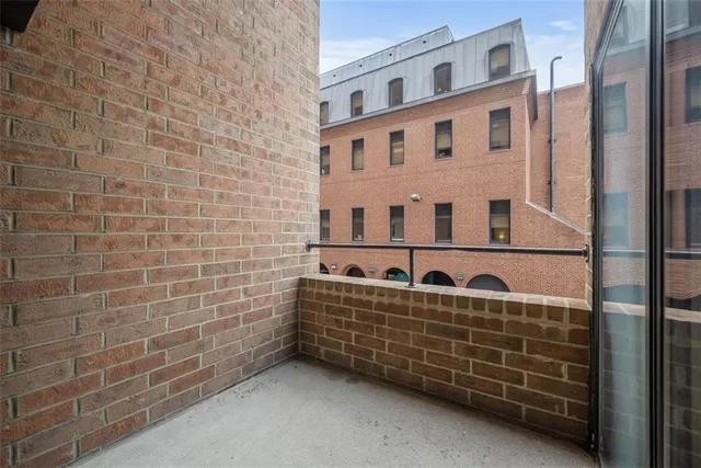 $460,000 | 307 South Dithridge Street, Unit 208, Pittsburgh, PA 15213