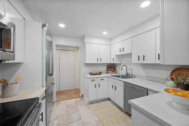 $460,000 | 307 South Dithridge Street, Unit 208, Pittsburgh, PA 15213