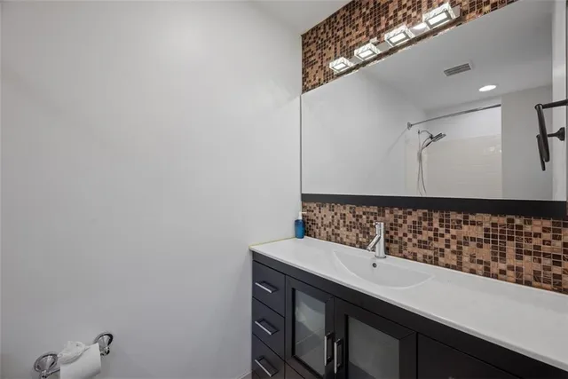 $460,000 | 307 South Dithridge Street, Unit 208, Pittsburgh, PA 15213