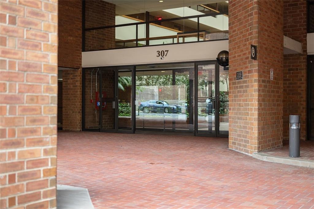 307 South Dithridge Street, Unit 208 Pittsburgh, PA 15213 - Photo 3 of 42