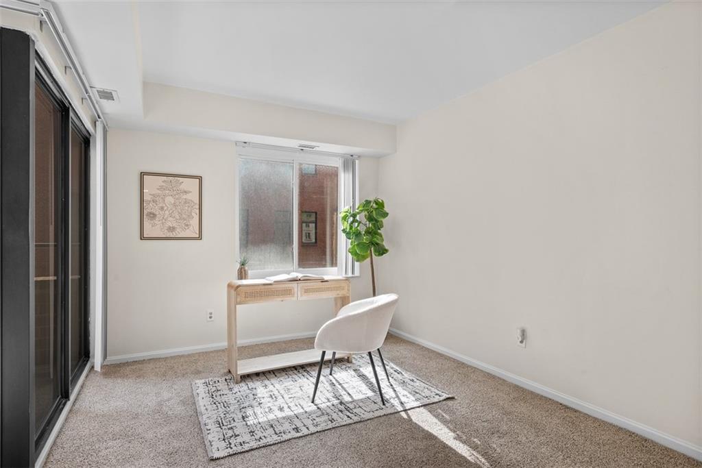 307 South Dithridge Street, Unit 208 Pittsburgh, PA 15213 - Photo 10 of 42