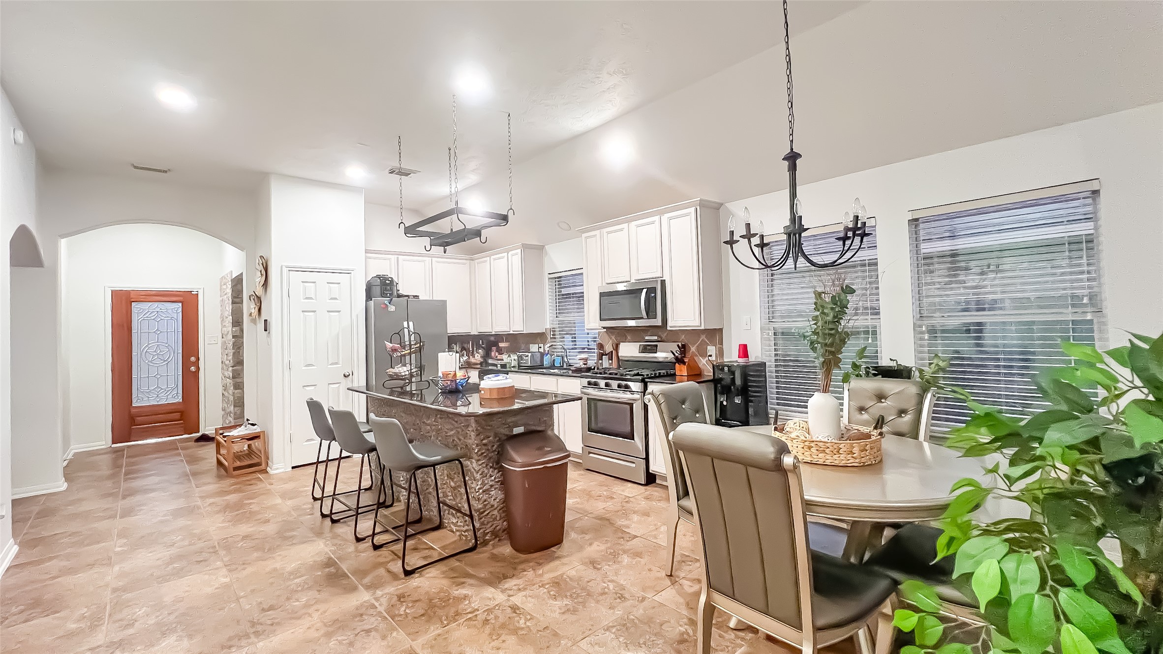 9923 Opal Rock Drive Rosharon, TX 77583 - Photo 3 of 20 a view of a dining room and livingroom