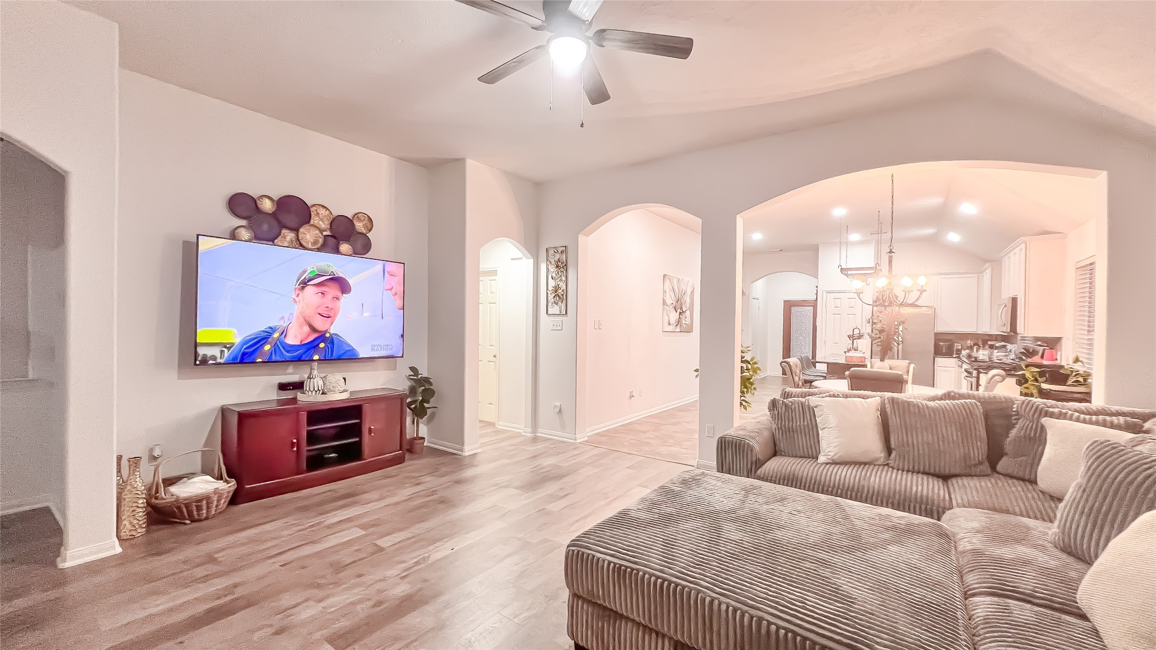 9923 Opal Rock Drive Rosharon, TX 77583 - Photo 7 of 20 a living room with furniture and a flat screen tv