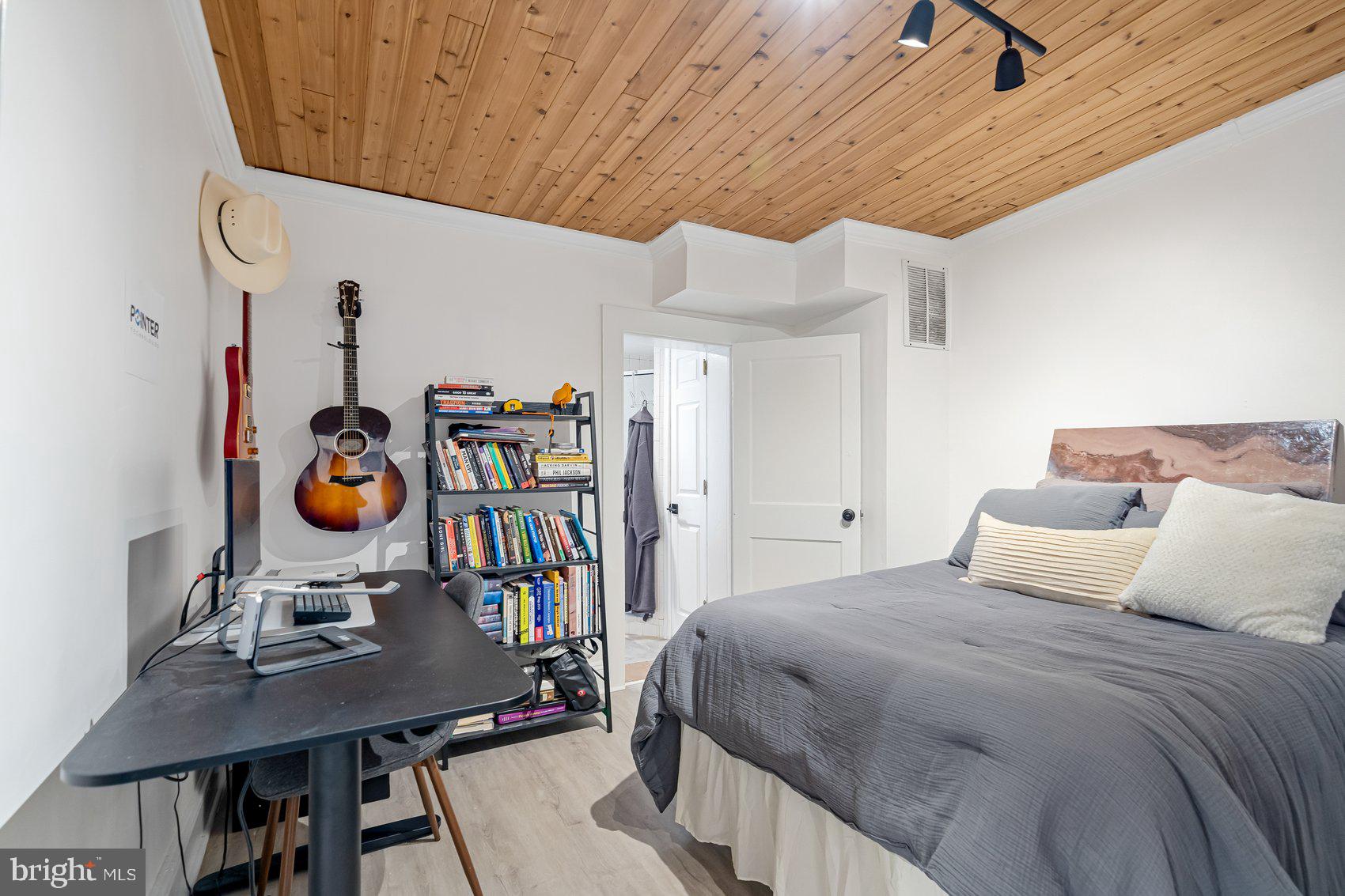 1419 Cooksie Street Baltimore, MD 21230 - Photo 18 of 28 Spacious Bedroom with Ensuite Bath