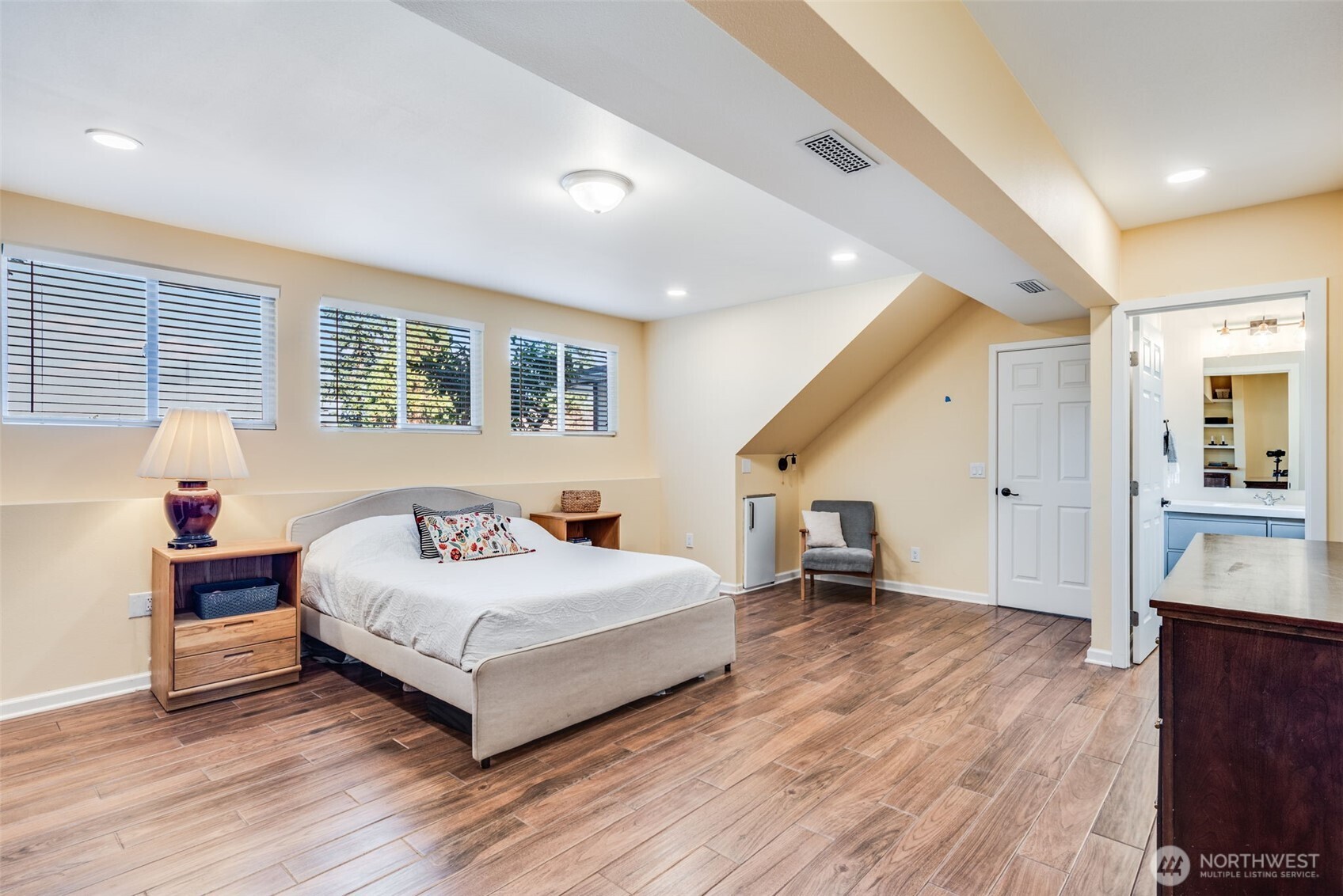739 Southwest 298th Place Federal Way, WA 98023 - Photo 16 of 38