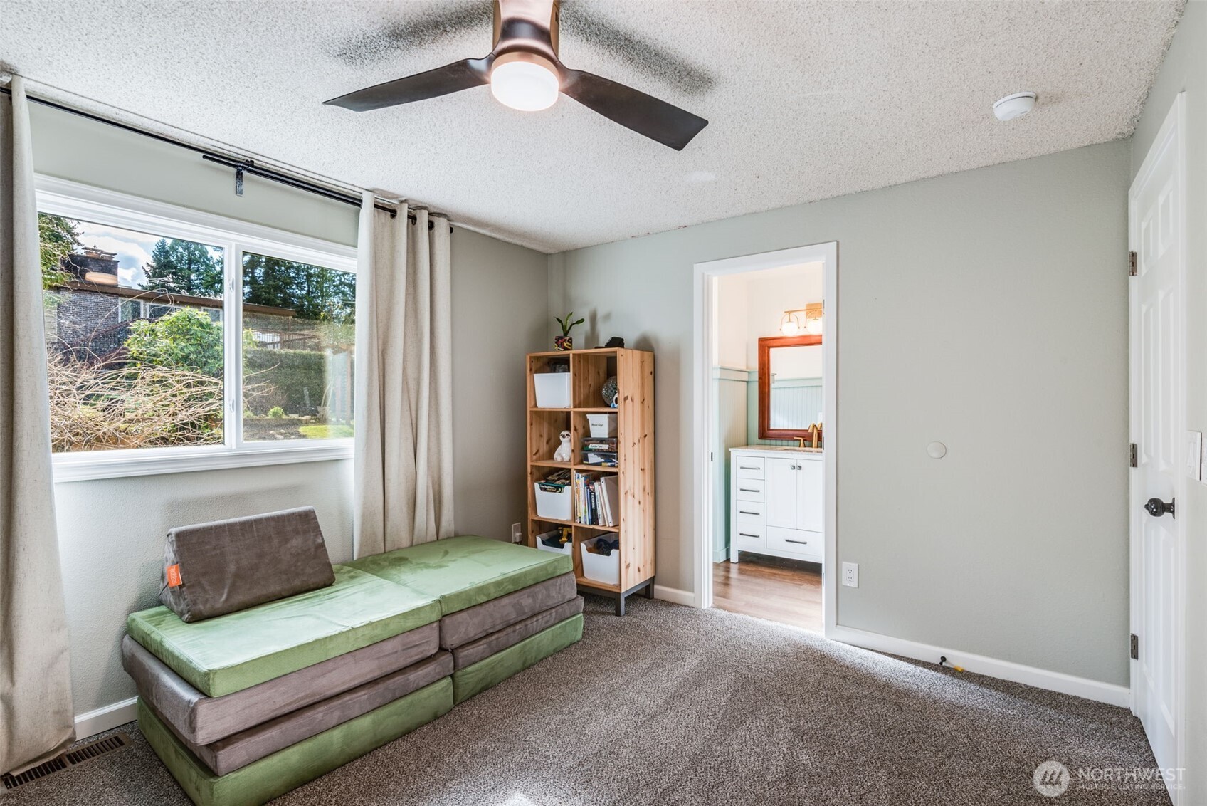739 Southwest 298th Place Federal Way, WA 98023 - Photo 20 of 38