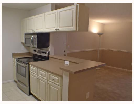 7751 Ashmont Circle, Unit 7751 Tamarac, FL 33321 - Photo 2 of 16 Kitchen