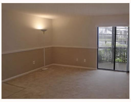 7751 Ashmont Circle, Unit 7751 Tamarac, FL 33321 - Photo 4 of 16 Living Room