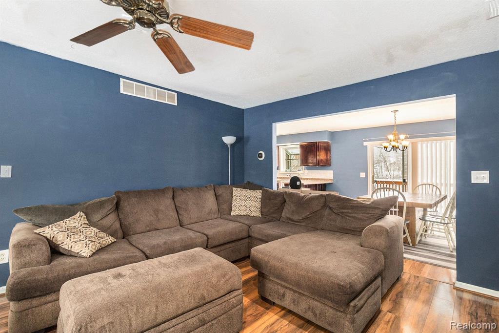 1249 West Coon Lake Road Howell, MI 48843 - Photo 5 of 27