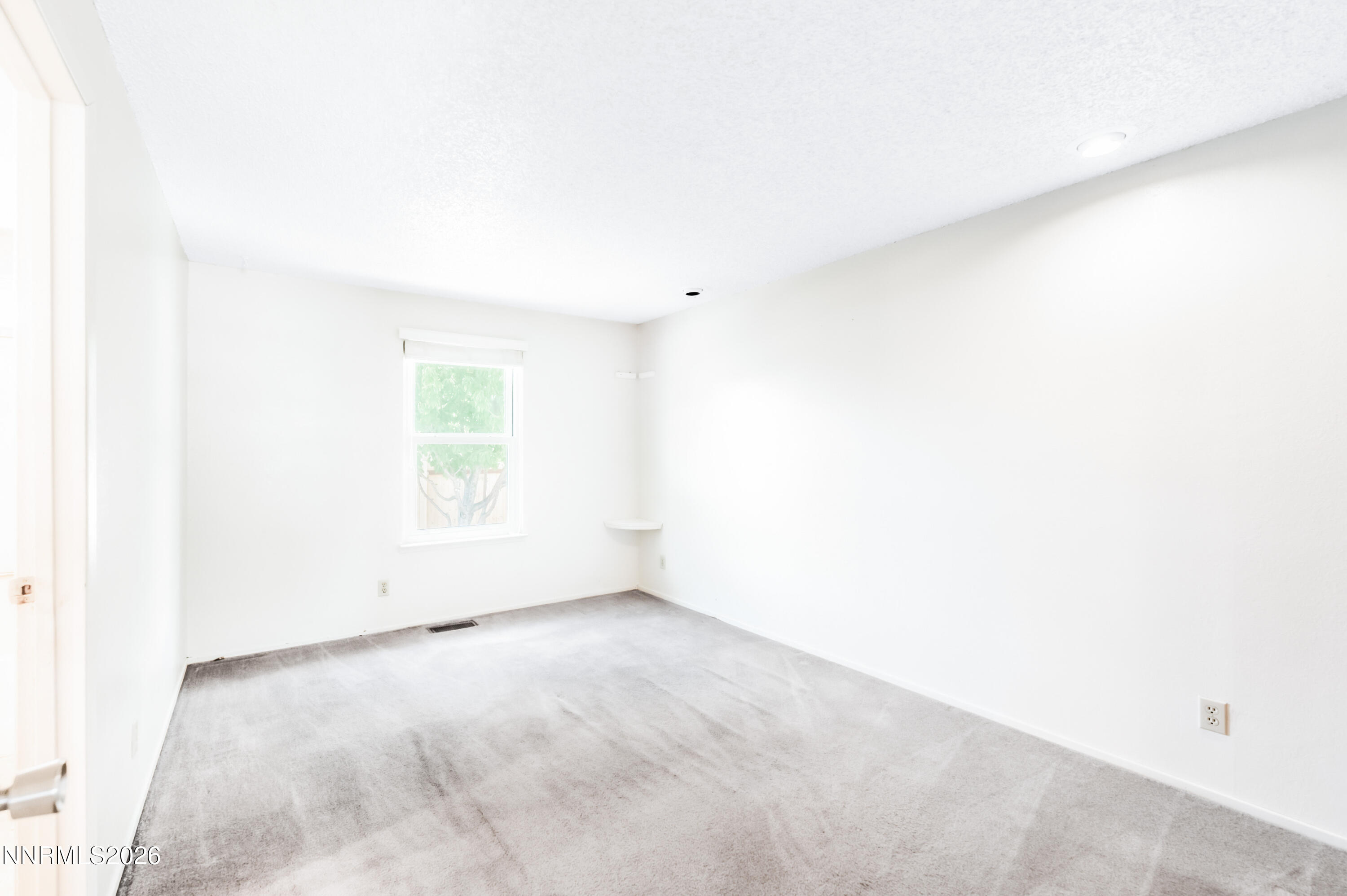 3985 Kentwood Court Reno, NV 89503 - Photo 8 of 21 Kent-1018