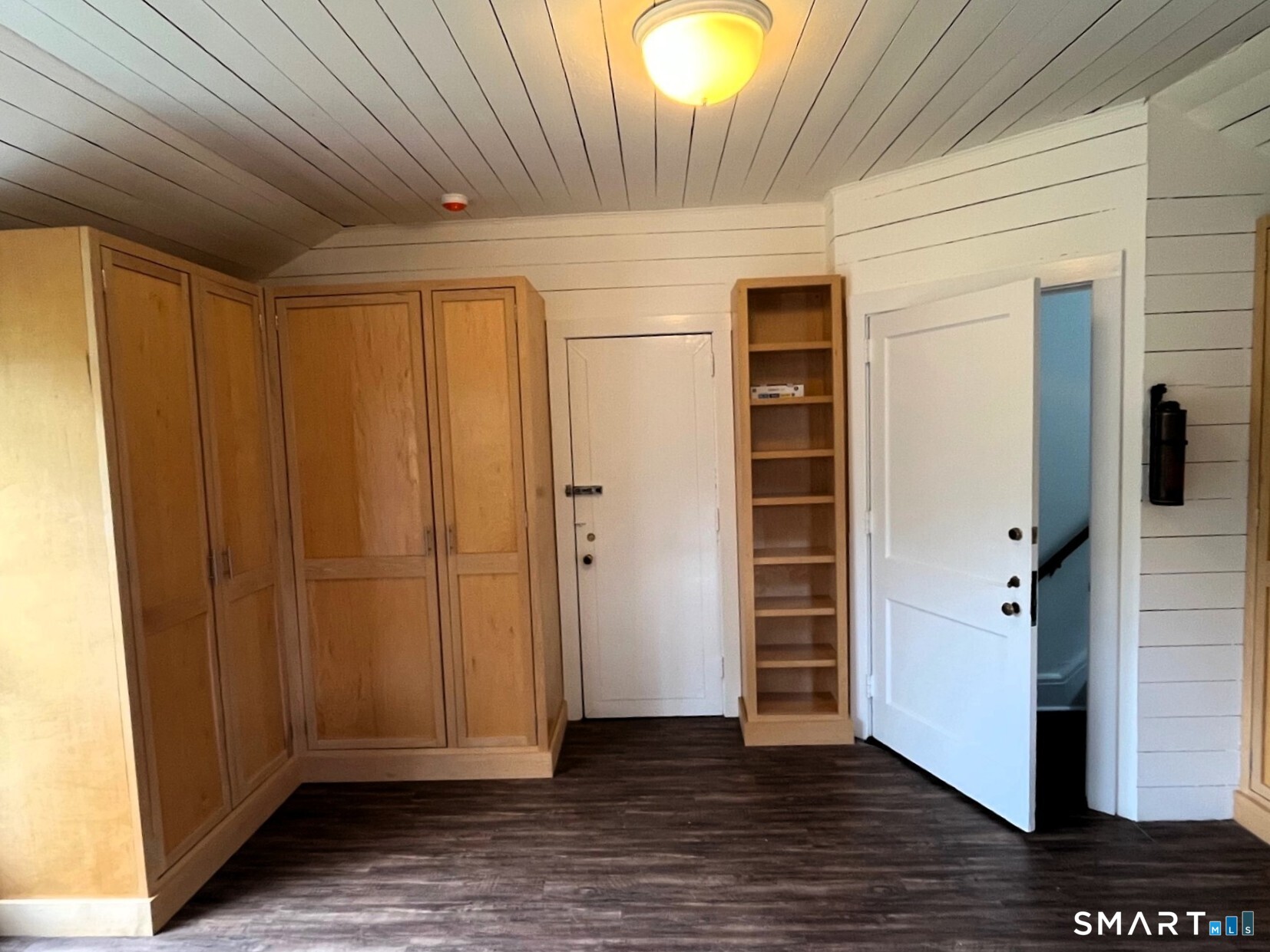 94 Honey Hill Road Wilton, CT 06897 - Photo 3 of 12 Mudroom