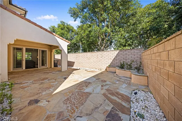 $5,000 | 100 Blaze, Irvine, CA 92618