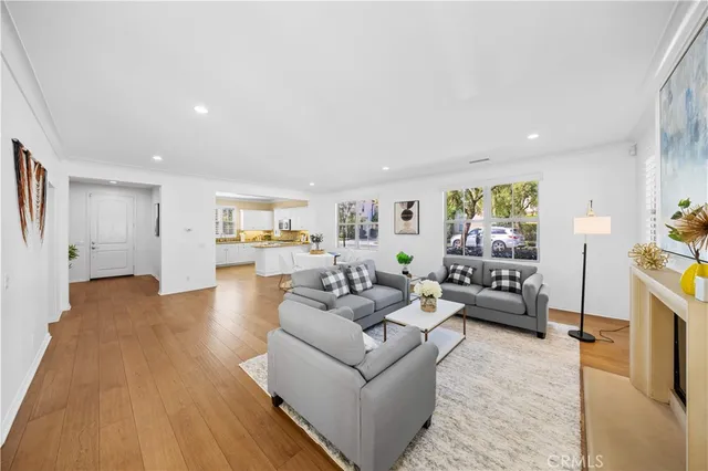 $5,000 | 100 Blaze, Irvine, CA 92618