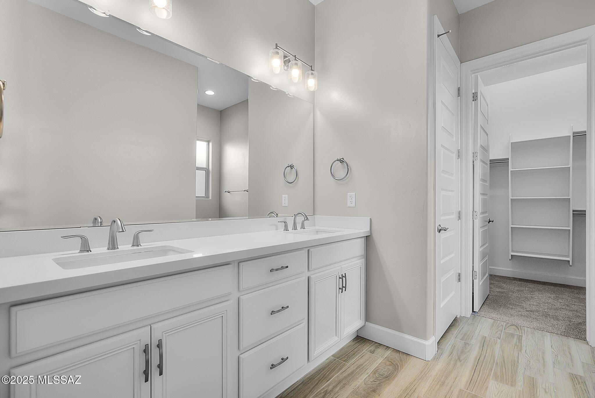 2171 Embarcadero Way Tubac, AZ 85646 - Photo 17 of 37 Primary Bathroom