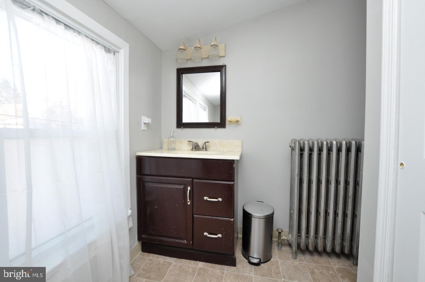 18 Jerome Terrace Clementon, NJ 08021 - Photo 20 of 31 Primary bath