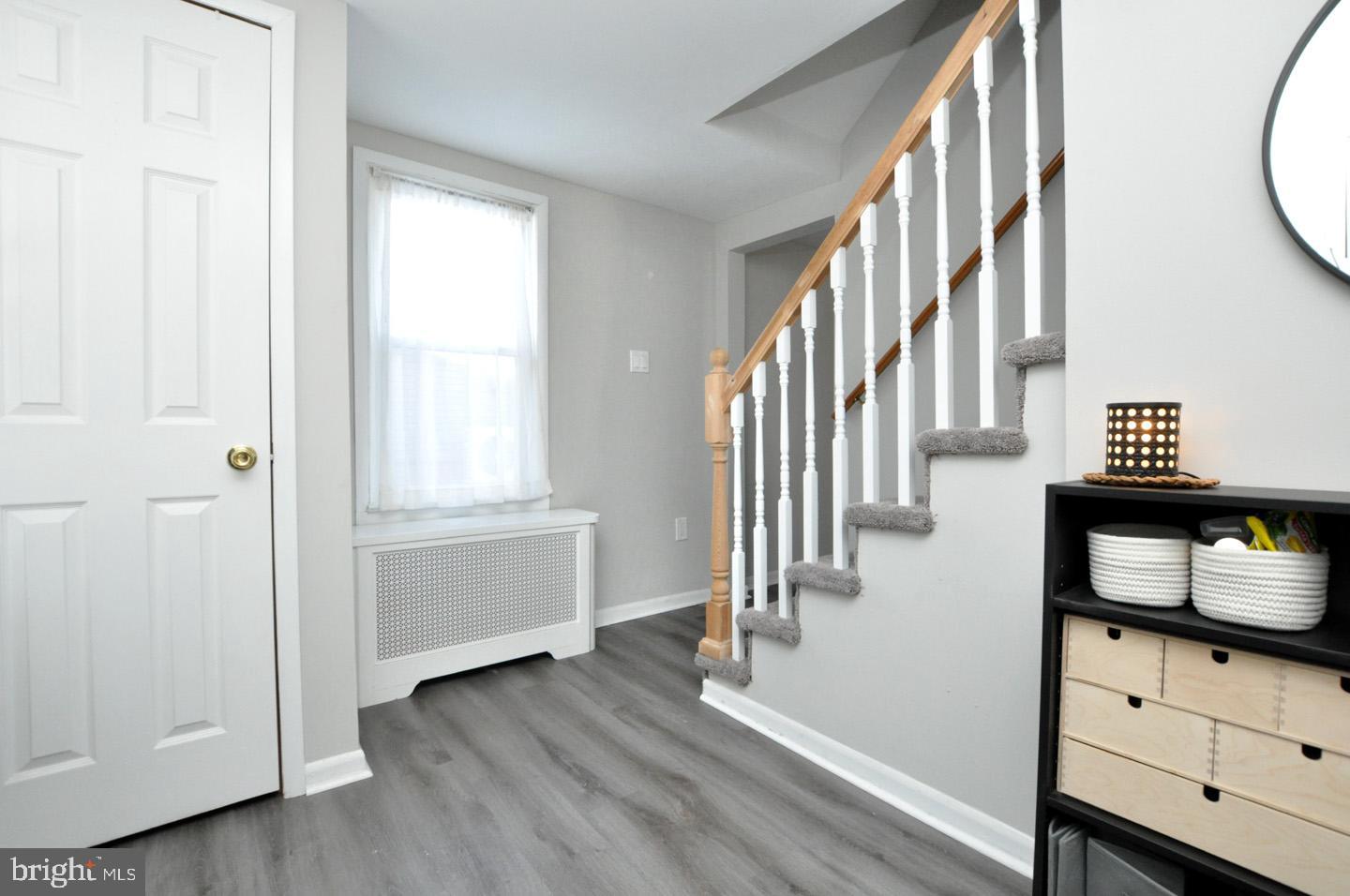 18 Jerome Terrace Clementon, NJ 08021 - Photo 3 of 31 Roomy Foyer